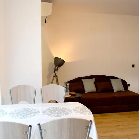 Apartment 4 City's Sights And
